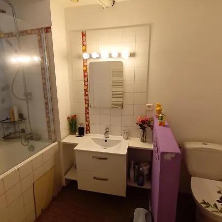 Nevian: Agreable Maison De Apartment