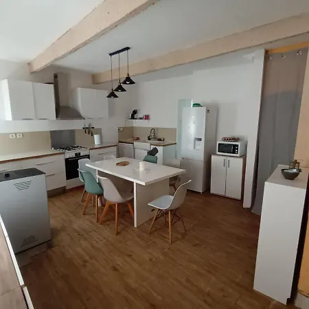 Apartment Nevian: Agreable Maison De *
